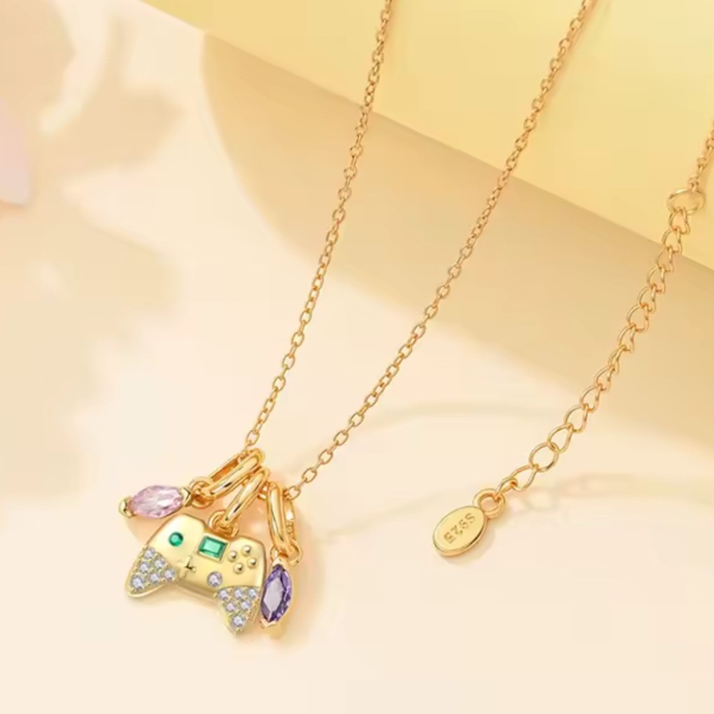 🌟 14K Gold Plated Game Controller Pendant Necklace - Picture 8 of 10